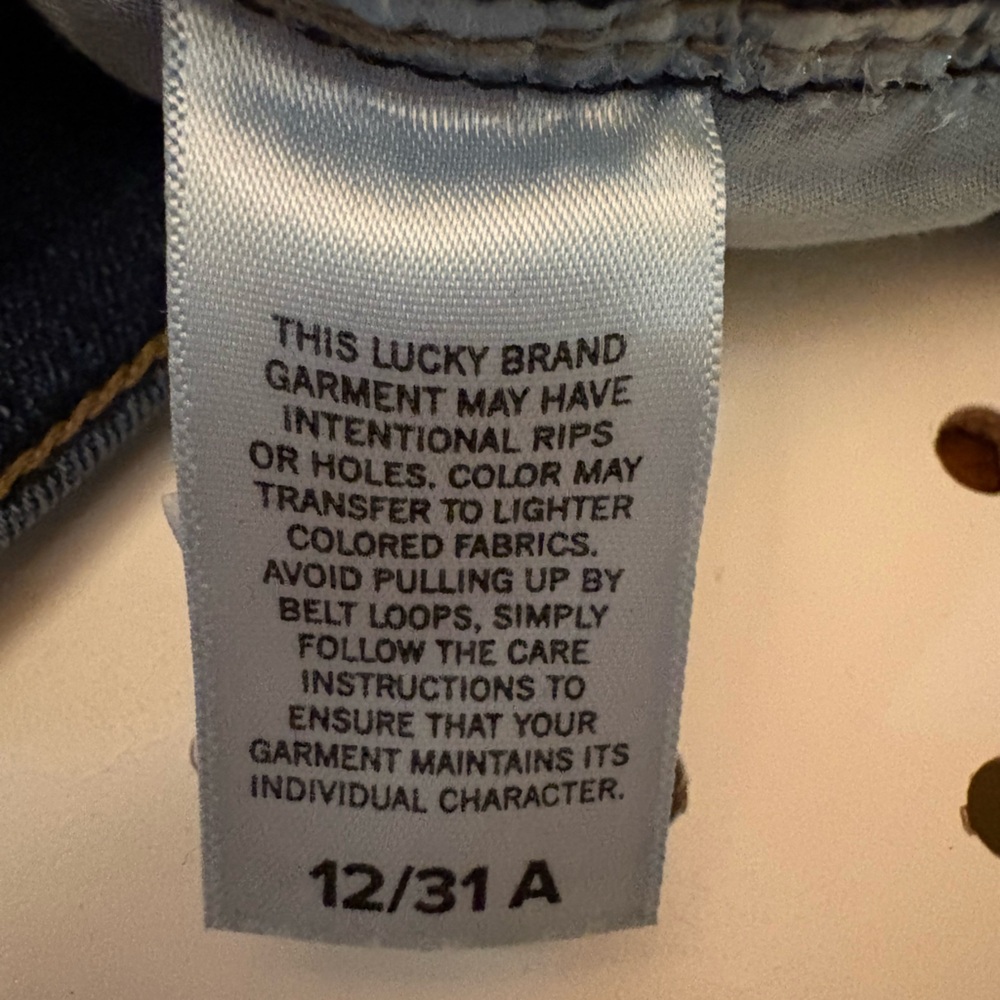 Lucky Brand Women's  Skinny Jeans
Size 12/31 - Picture 3 of 5